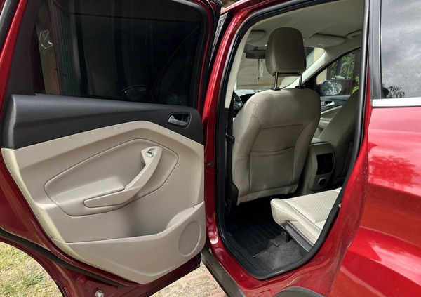 Ford Escape cena 74700 przebieg: 47000, rok produkcji 2019 z Trzebiatów małe 277